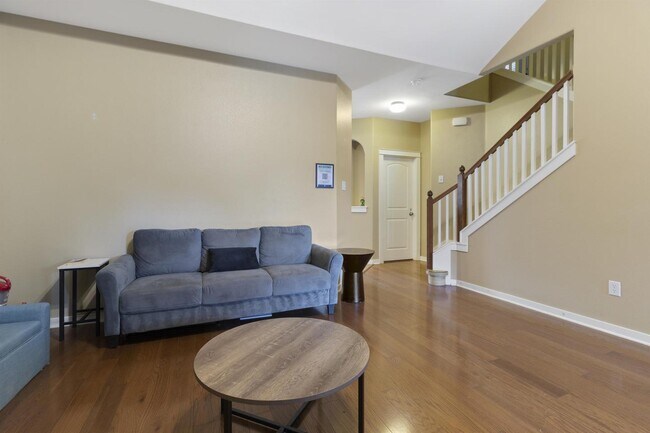 Foto del edificio - Beautifully updated home in a peaceful Geo...