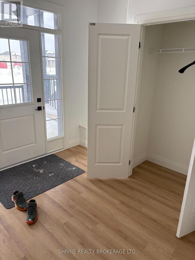 Photo du bâtiment - 235 Kennington Way