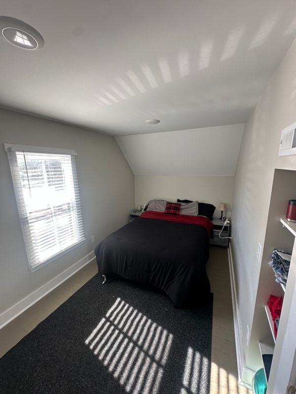 Building Photo - 321 Harrison St W