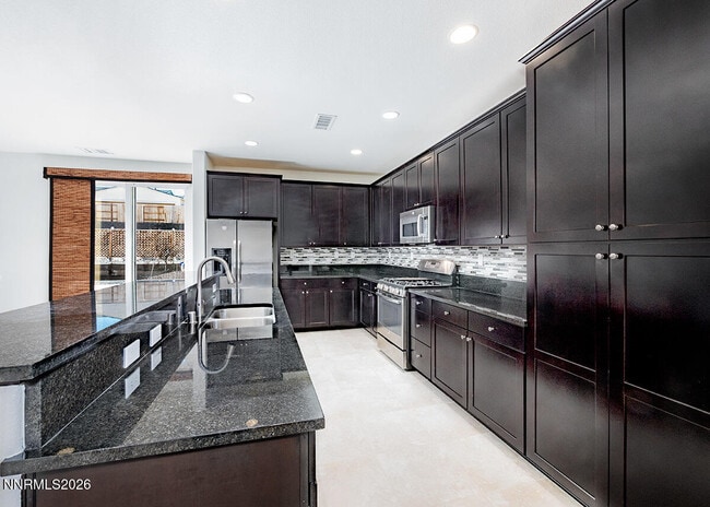 Building Photo - 2082 Whitecliff Dr