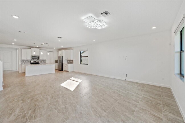 Foto del edificio - 1321 Whitcombe Dr