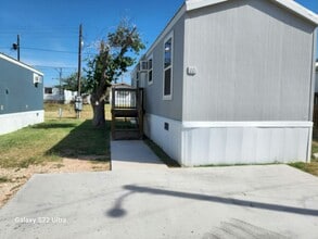 Building Photo - 1136 Gary Terrace