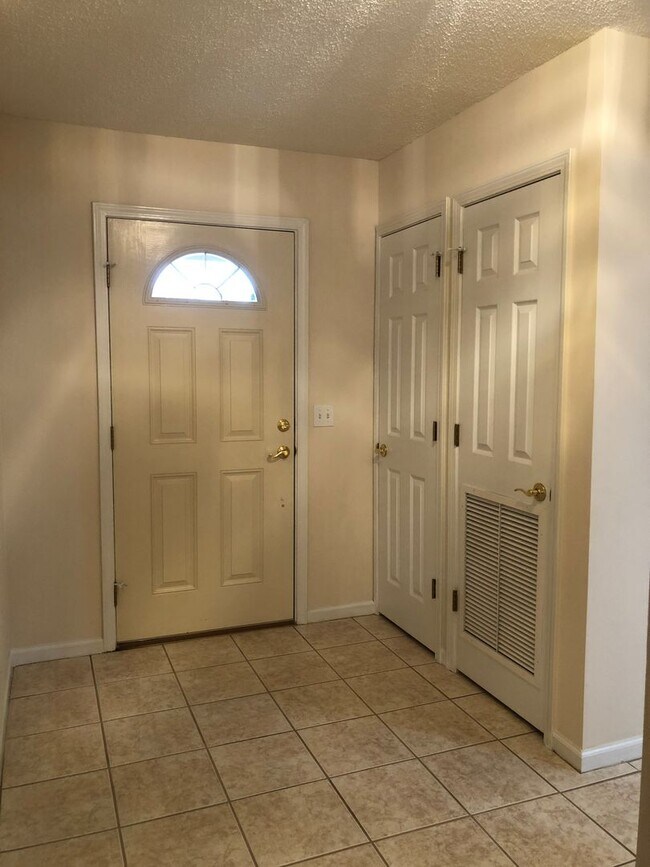 Foto del edificio - Windsor Garden Subdivision...