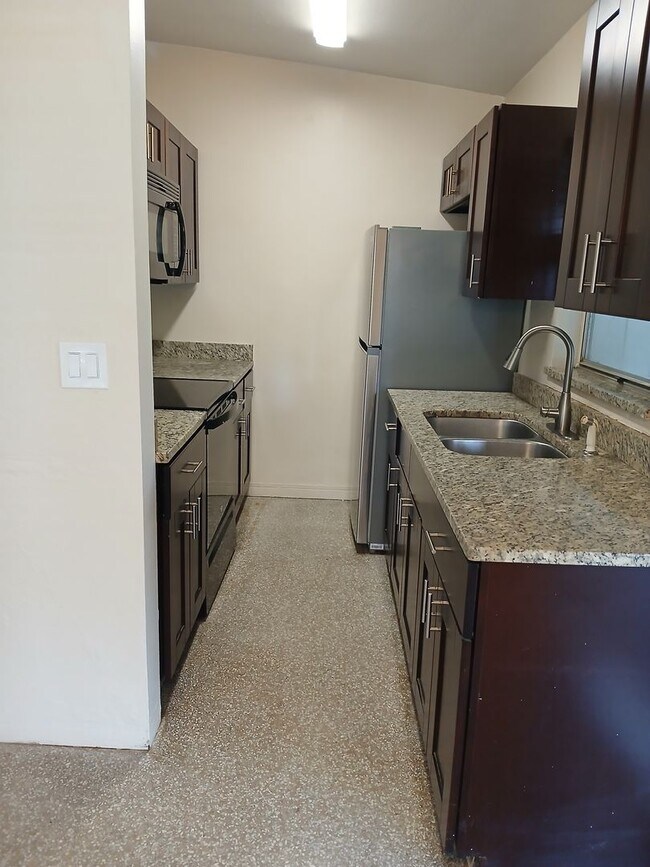 Foto del edificio - 431 E 6th St
