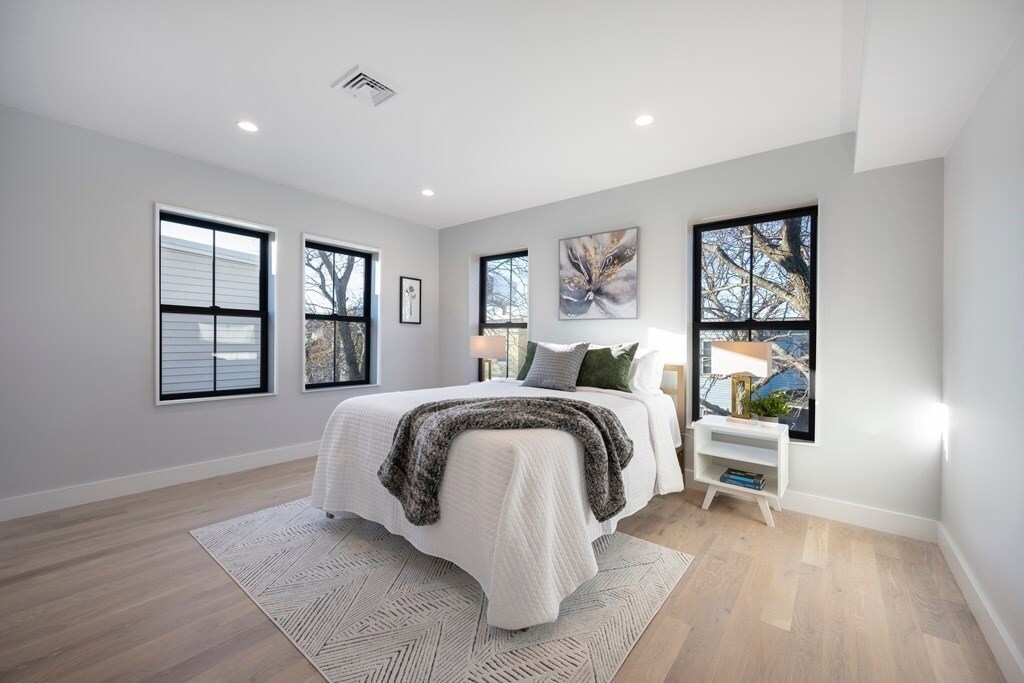Foto principal - 631 Saratoga St