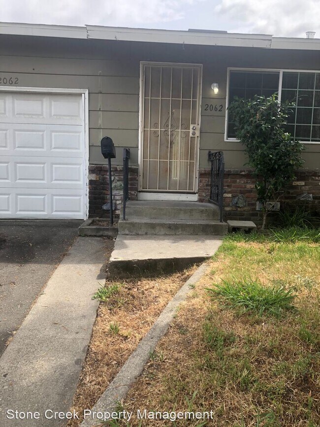 Building Photo - 2 br, 1 bath House - 2062 Oneil Wy.