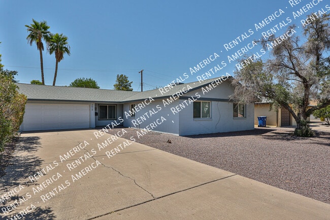 Building Photo - 3614 S Newberry Rd