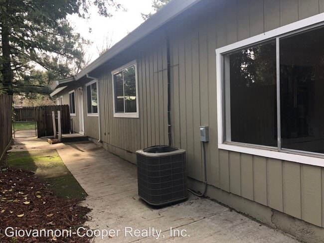 Building Photo - 4 br, 2 bath House - 14793 Grove Street
