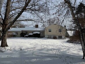 Building Photo - 32 Forest Rd