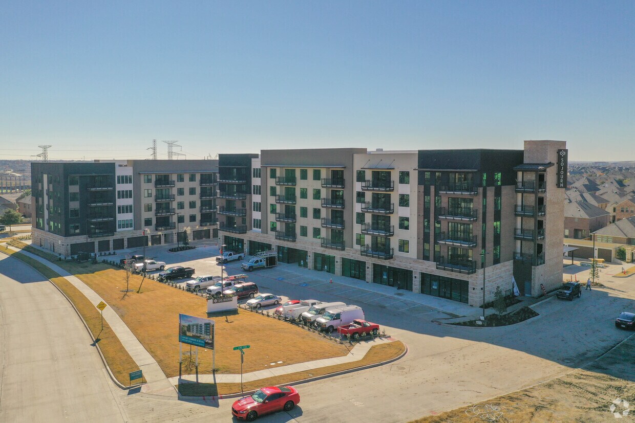 Sojourn at the Realm Apartments in Lewisville, TX