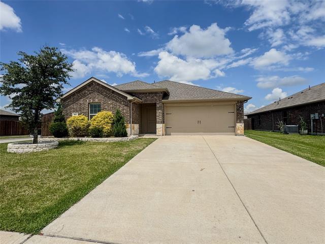 Building Photo - 801 Meadow Creek Ln