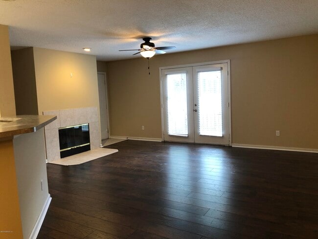 Building Photo - 13715 Richmond Park Dr N