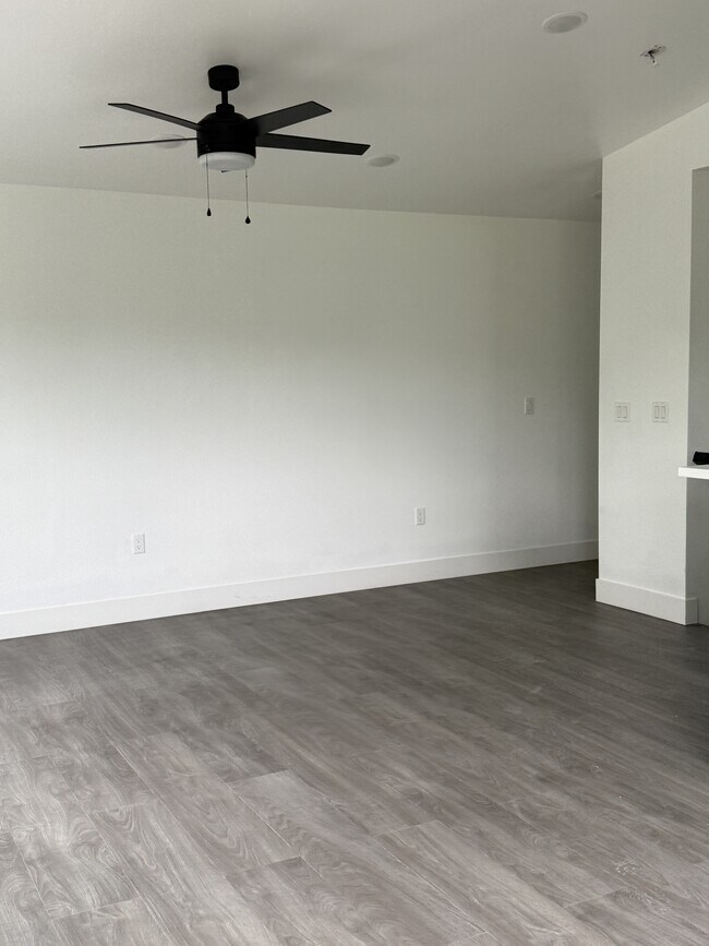 Foto del edificio - 4700 W Sassy Ave