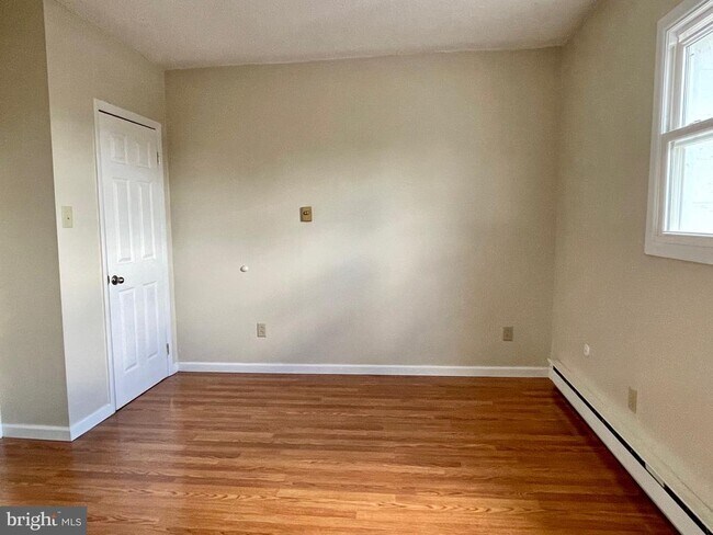 Foto del edificio - 317 BRIDGE St