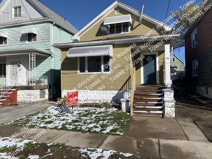 Primary Photo - 93 Eckhert St