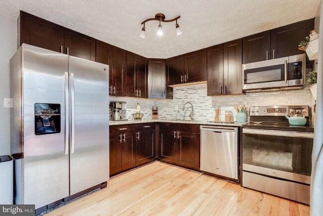 Foto del edificio - 8280 Wold Den Ct