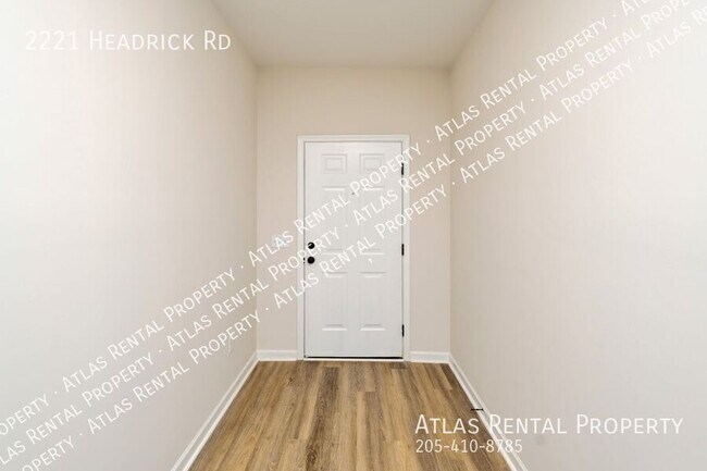 Foto del edificio - 2221 Headrick Rd