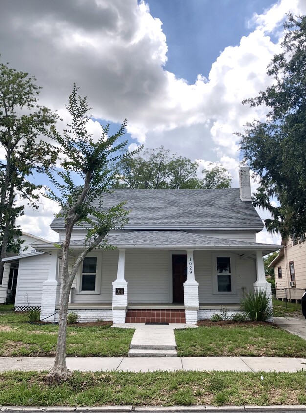 Primary Photo - 1029 South Blvd