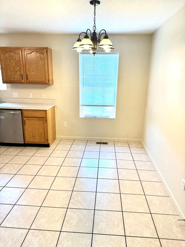 Building Photo - 12 Alexa Way