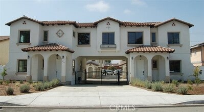 Building Photo - 425 W Duarte Rd