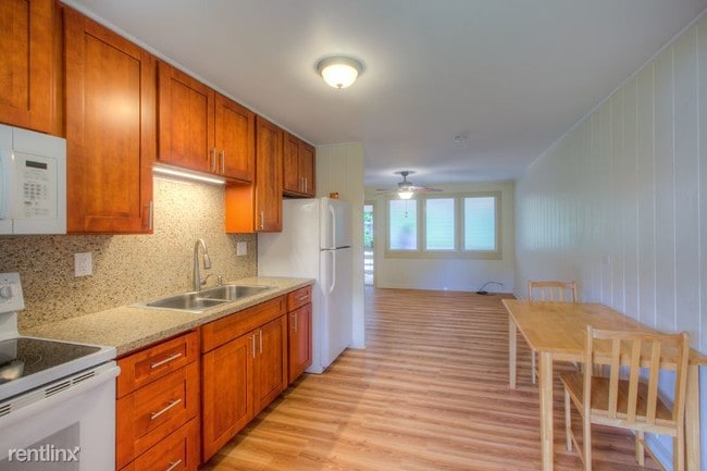 Building Photo - 1 br, 1 bath Apartment - 45 Amauulu Rd