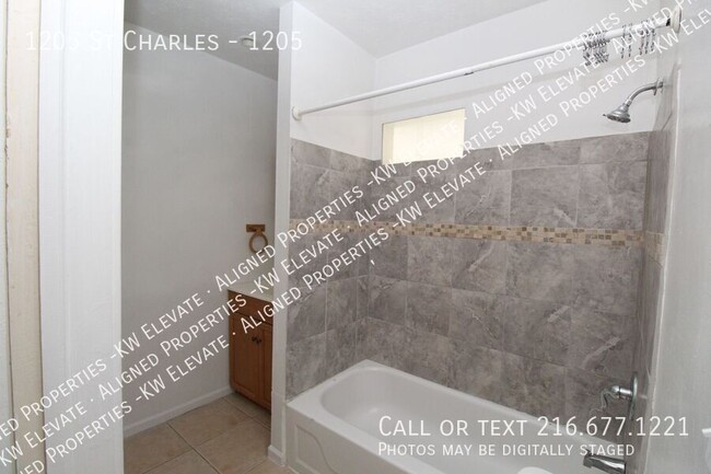 Foto del edificio - - 3 Bed 1 Bath in Lakewood