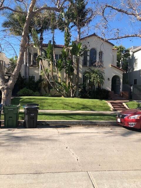 Primary Photo - 231 S Orange Dr
