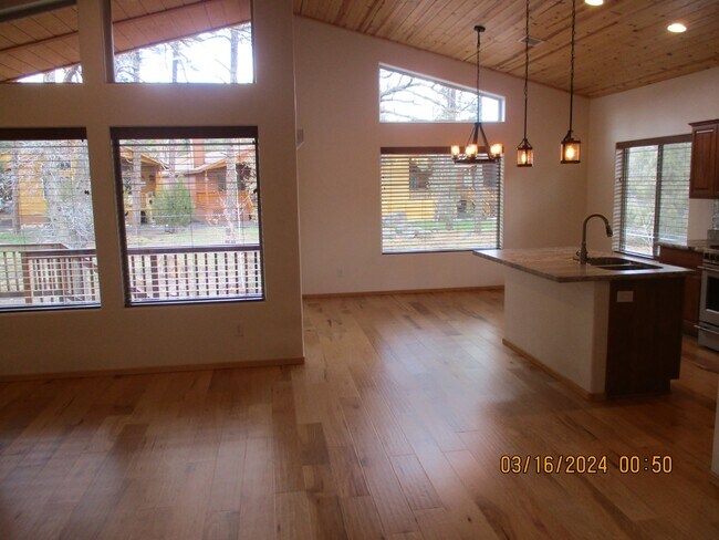 Foto del edificio - 2520 Waters Edge Ln