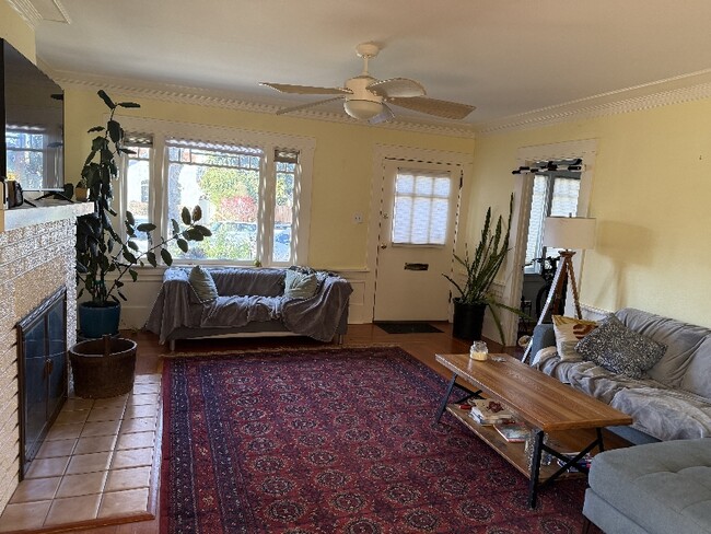 Foto del edificio - 588 S 15th St