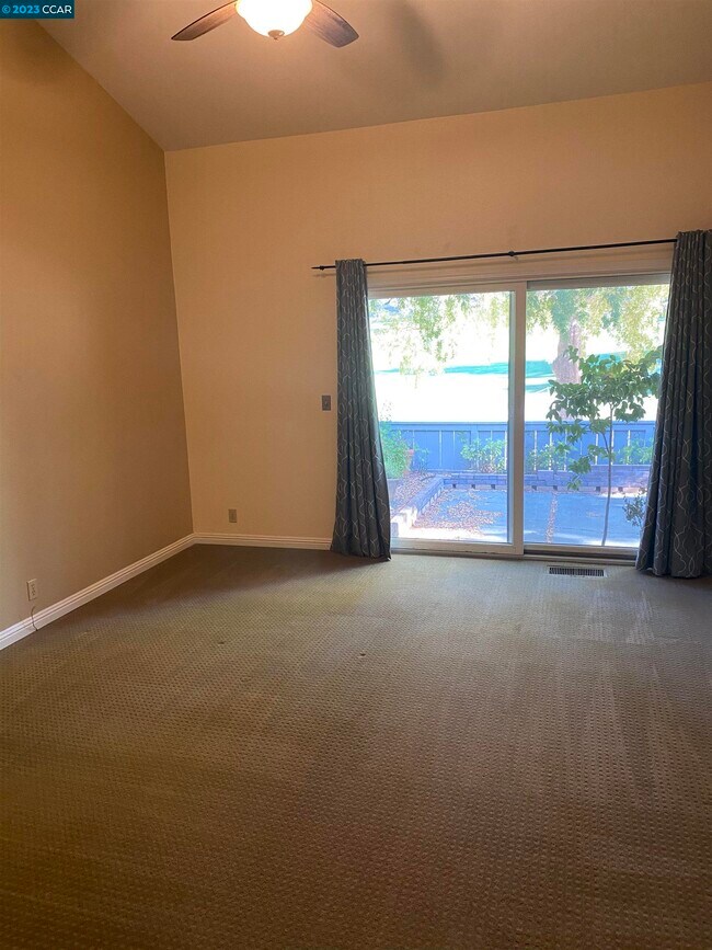 Foto del edificio - 566 Cambrian Way