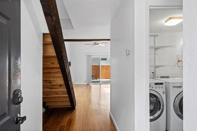 Foto del edificio - 1504 Bridgeway Dr