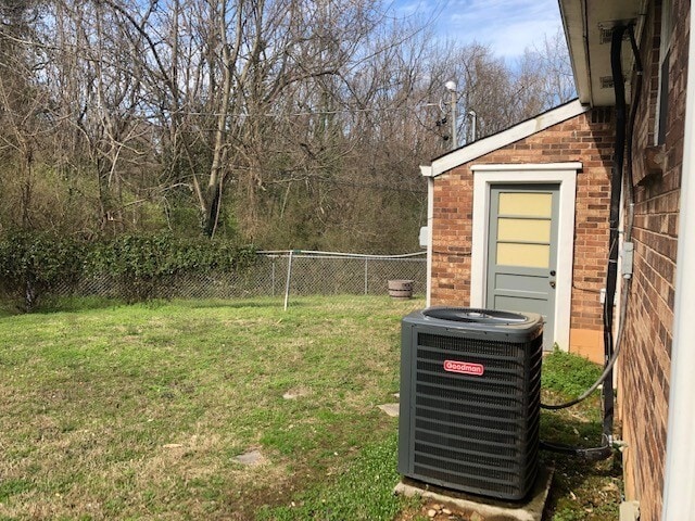 Building Photo - 2 Bedroom in Time for Fall! $1450