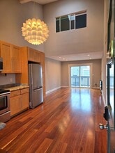 Building Photo - 3847 Vineyard Ave