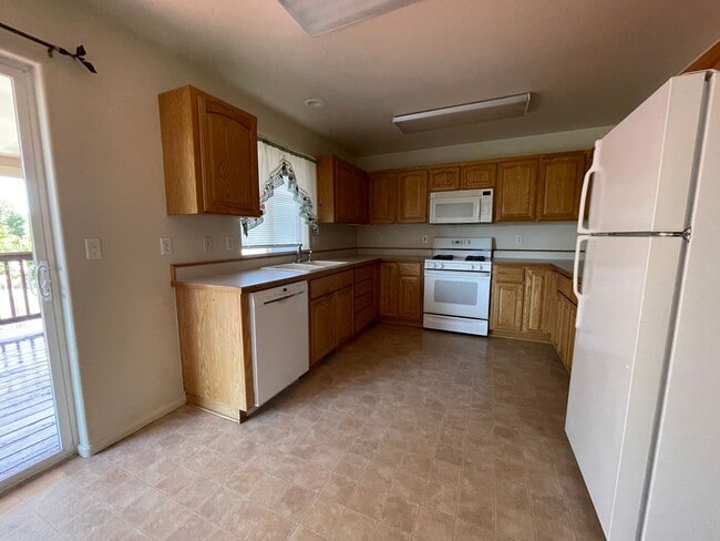Building Photo - 205 Kit Ln