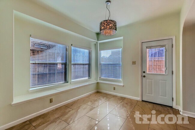 Building Photo - 12069 Brownwood Dr