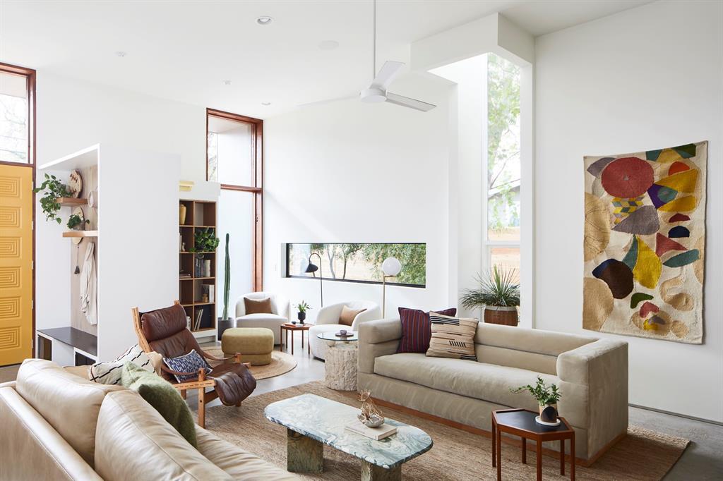 Foto principal - 2412 E 9th St