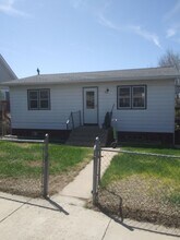 Building Photo - 211 E Custer St