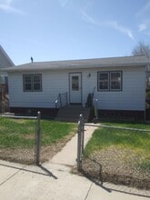 Building Photo - 211 E Custer St