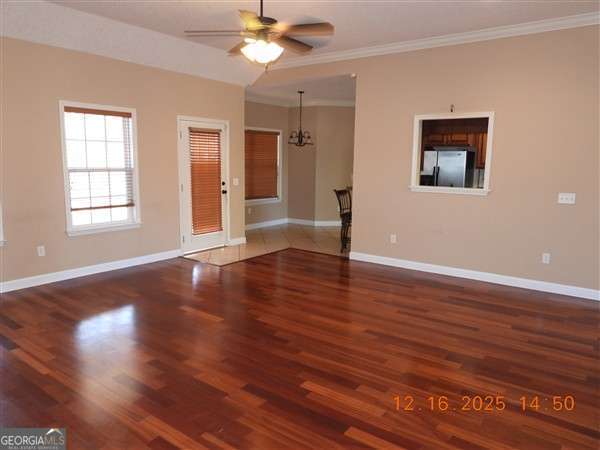 Building Photo - 493 Parish Loop