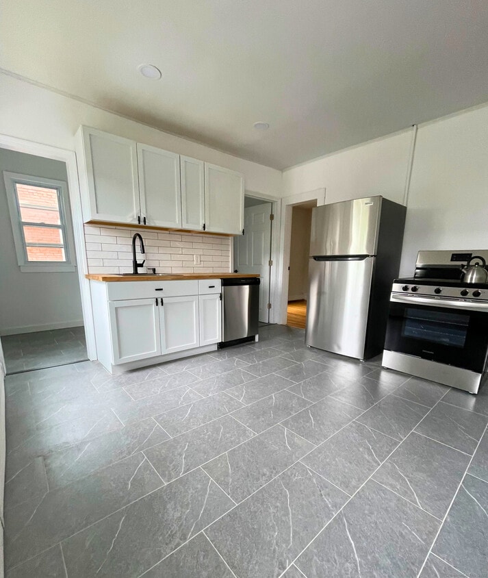 Foto principal - 22 Kelley St