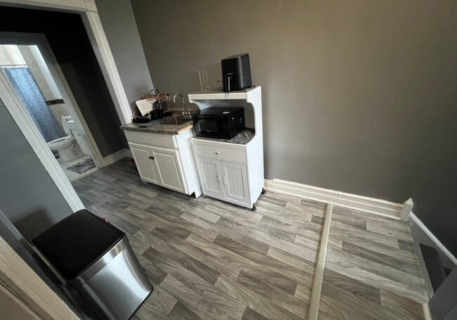 Foto del edificio - 779 Lake St