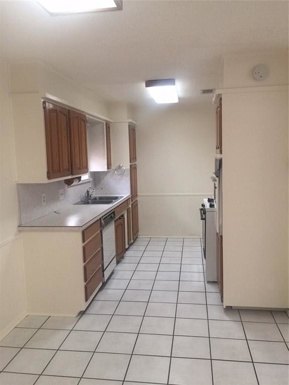 Foto del edificio - 1105 Spring Brook Dr