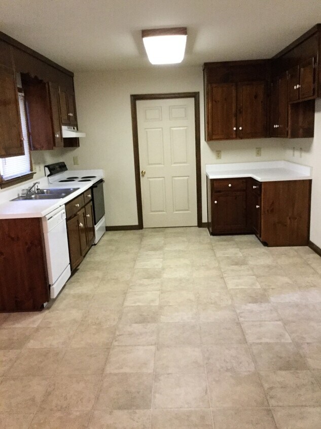 Building Photo - Chesterfield-Deer Run Subdivision
