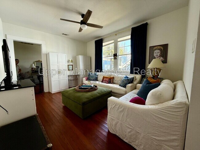 Foto del edificio - 1526 Hillary St