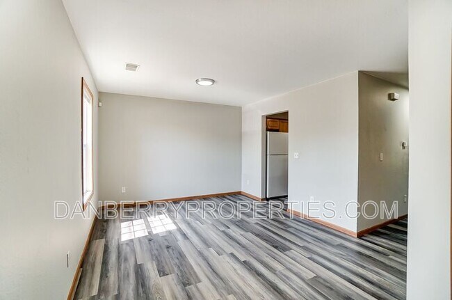 Foto del edificio - 1117 N Byrne Rd