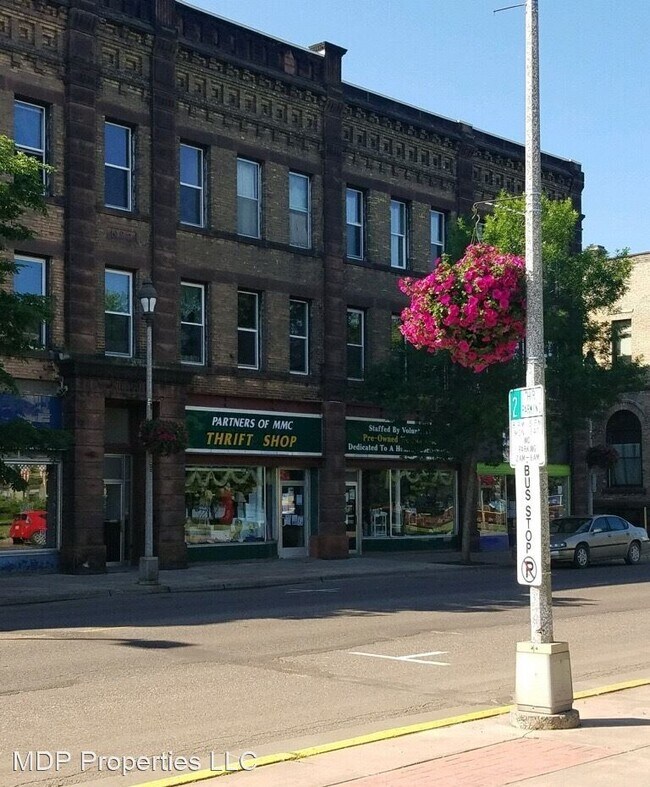204 Main St W, Ashland, WI 54806 Room for Rent in Ashland, WI