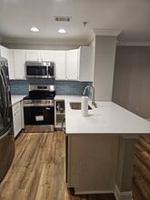 Building Photo - 833 Old Greenville Hwy