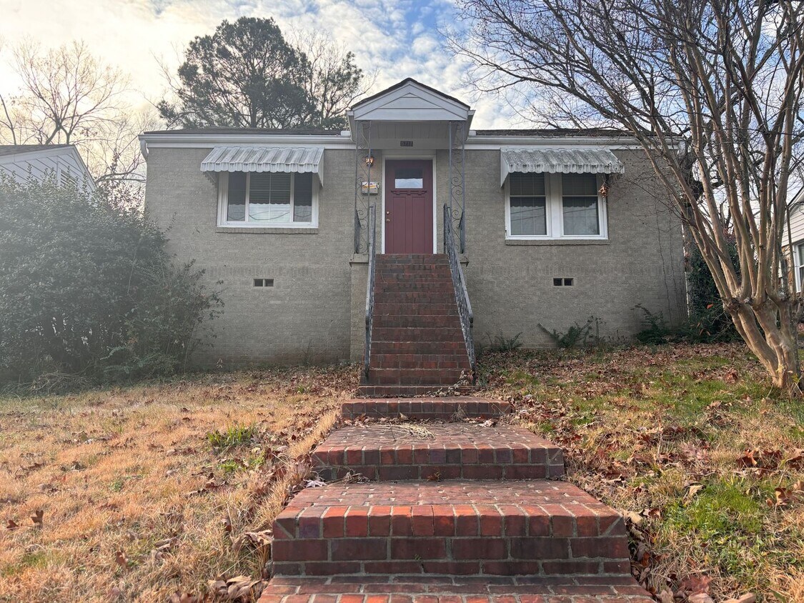 Foto principal - Cute 2 bedroom Hillcrest Bungalow