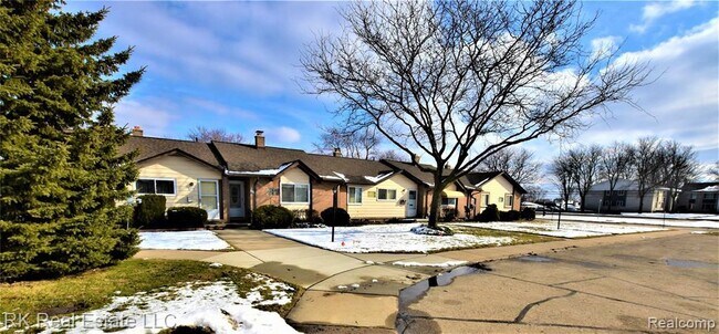Foto del edificio - 8401 18 Mile Rd