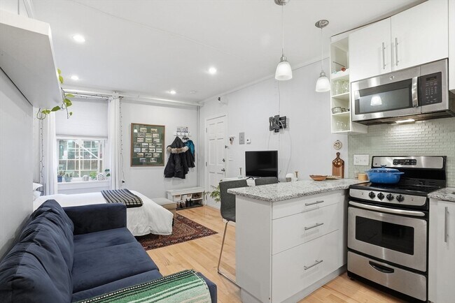 Building Photo - 298 Marlborough St